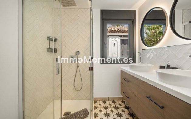 Resale - Detached villa - Marbella - Marbesa