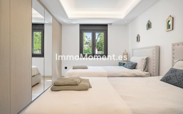 Resale - Detached villa - Marbella - Marbesa