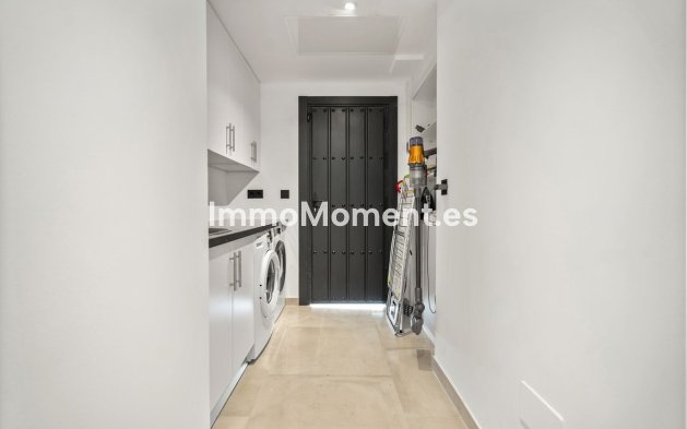 Resale - Detached villa - Marbella - Marbesa