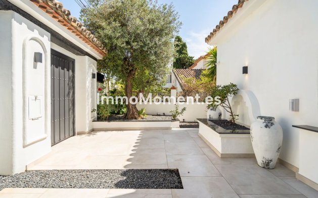 Resale - Detached villa - Marbella - Marbesa
