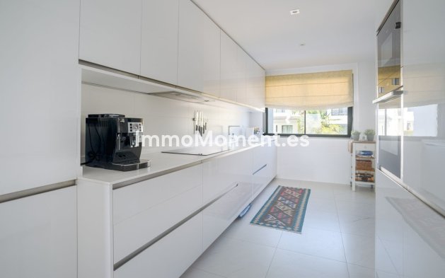 Revente - Appartement - Estepona  - Estepona Centro