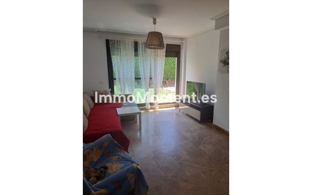 Resale - Apartment - Estepona - Selwo