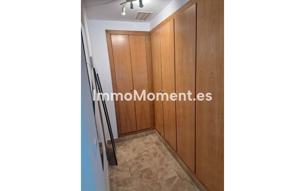 Resale - Apartment - Estepona - Selwo