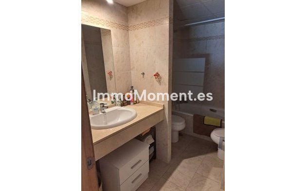 Resale - Apartment - Estepona - Selwo