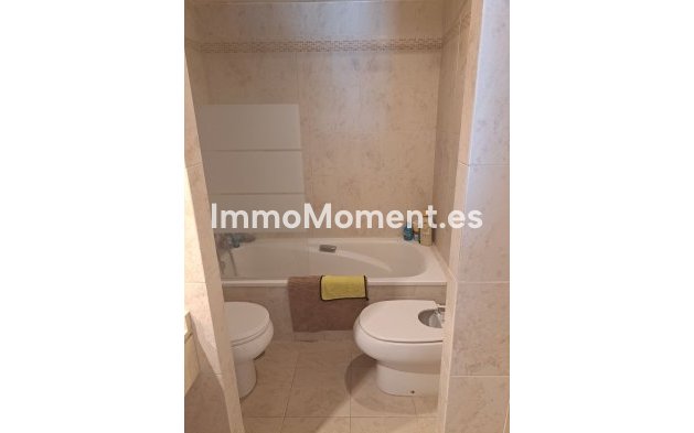 Resale - Apartment - Estepona - Selwo