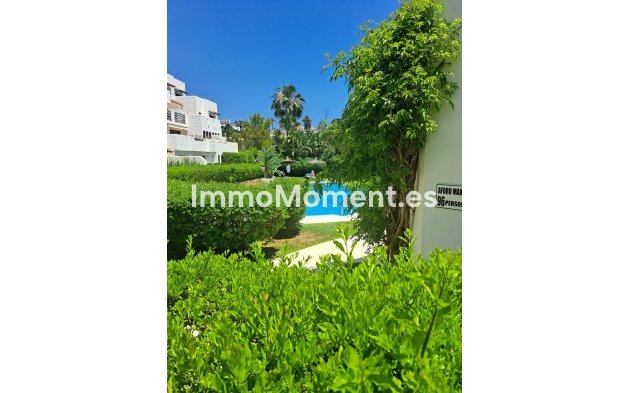 Resale - Apartment - Estepona - Selwo