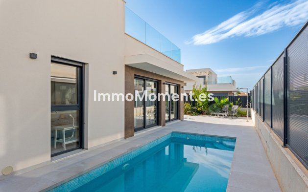 Resale - Detached villa - San Fulgencio - La Marina