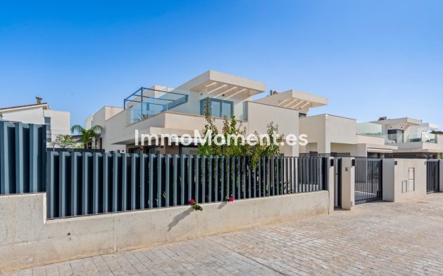 Resale - Detached villa - San Fulgencio - La Marina
