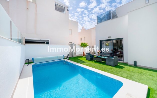 Bestaande woning - Vrijstaande villa - Torrevieja - Torrevieja Centro