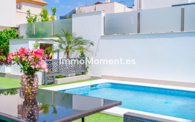 Bestaande woning - Vrijstaande villa - Torrevieja - Torrevieja Centro
