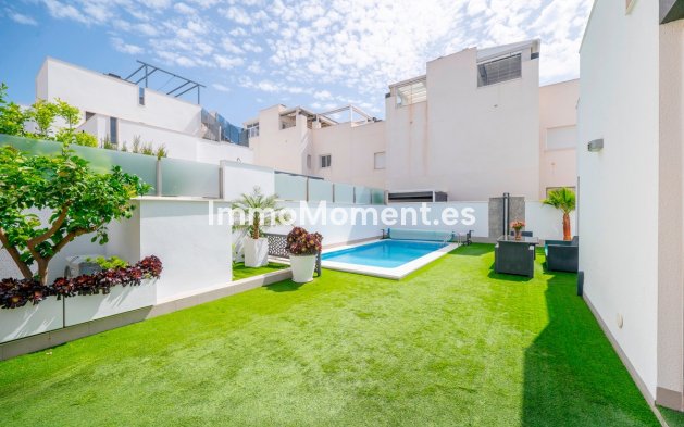 Bestaande woning - Vrijstaande villa - Torrevieja - Torrevieja Centro