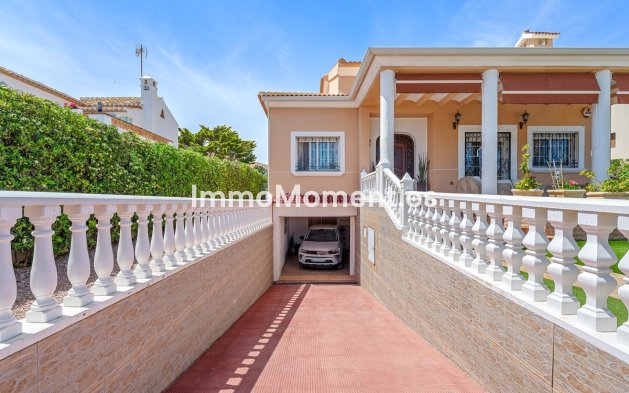 Resale - Detached villa - Torrevieja - La Mata