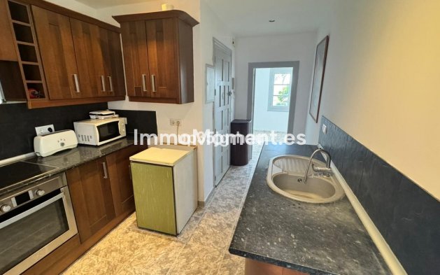 Resale - Apartment - Estepona - Estepona Centro