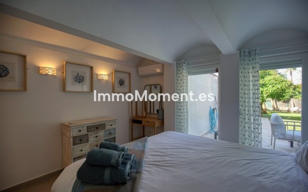 Resale - Detached villa - Estepona - Estepona Centro