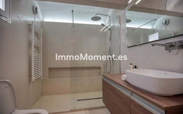 Resale - Detached villa - Estepona - Estepona Centro