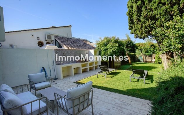 Resale - Detached villa - Estepona - Estepona Centro