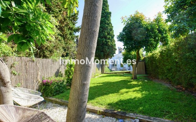 Resale - Detached villa - Estepona - Estepona Centro