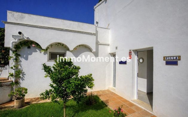 Resale - Detached villa - Estepona - Estepona Centro