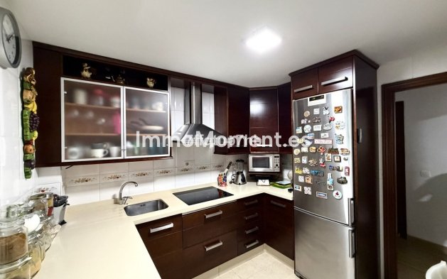Resale - Apartment - Estepona - Estepona Centro