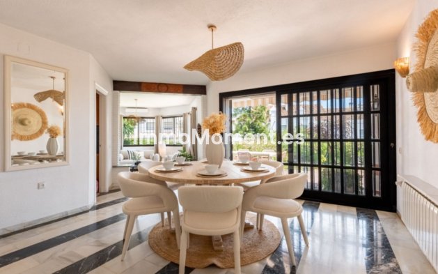 Resale - Detached villa - Estepona - Estepona Centro