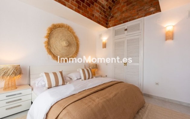 Resale - Detached villa - Estepona - Estepona Centro