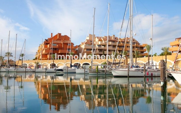 Resale - Apartment - Manilva - La Duquesa