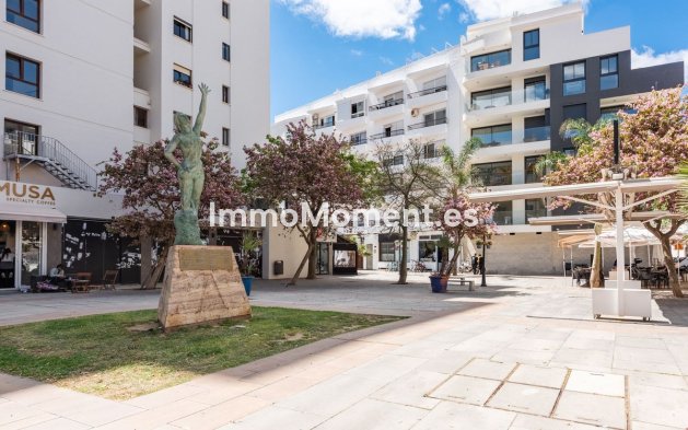 Resale - Apartment - Estepona - Estepona Centro