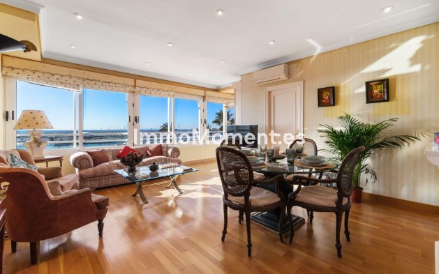 Resale - Apartment - Torrevieja - Torrevieja Centro