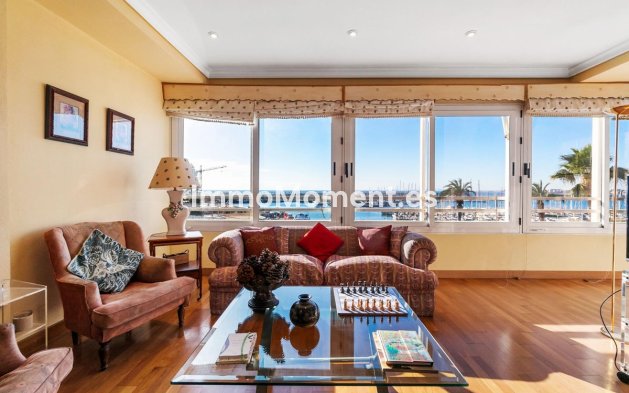 Resale - Apartment - Torrevieja - Torrevieja Centro