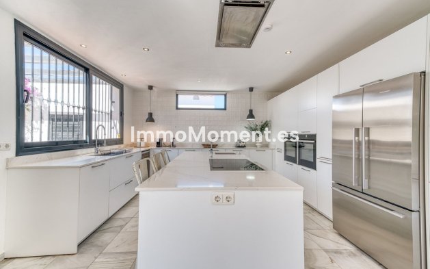 Resale - Detached villa - Marbella - Nueva Andalucía