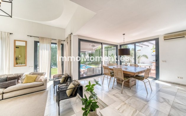 Resale - Detached villa - Marbella - Nueva Andalucía
