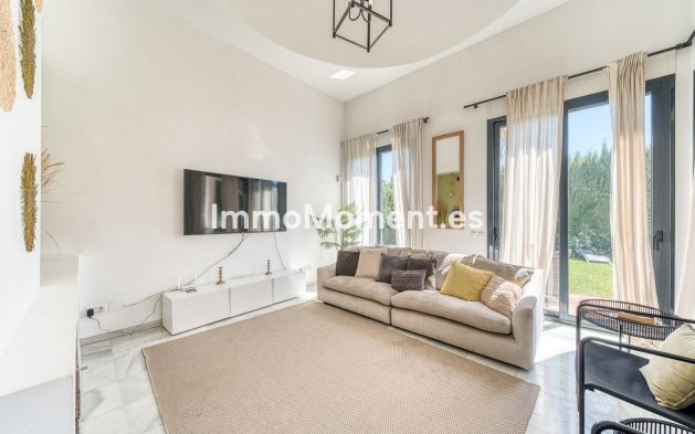 Resale - Detached villa - Marbella - Nueva Andalucía