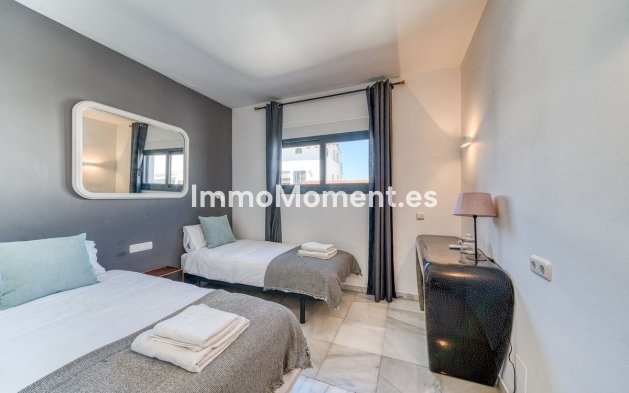 Resale - Detached villa - Marbella - Nueva Andalucía