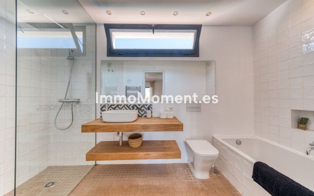 Resale - Detached villa - Marbella - Nueva Andalucía