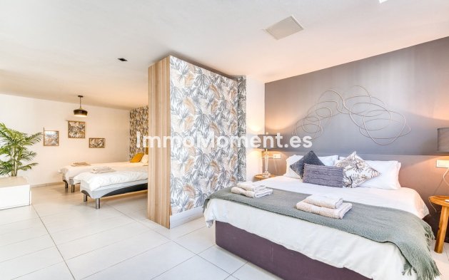Resale - Detached villa - Marbella - Nueva Andalucía