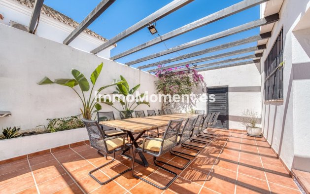 Resale - Detached villa - Marbella - Nueva Andalucía