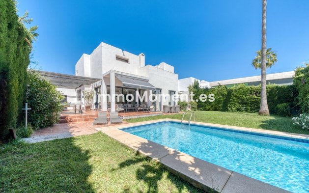 Resale - Detached villa - Marbella - Nueva Andalucía