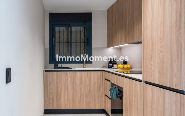 Resale - Apartment - Marbella - Puerto Banús