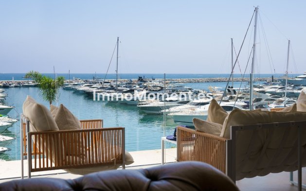Resale - Apartment - Marbella - Puerto Banús