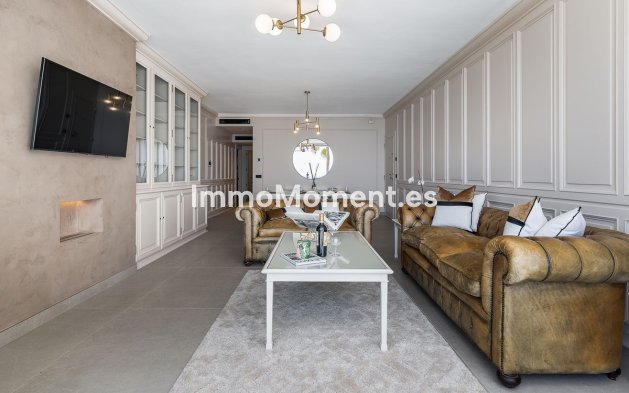 Resale - Apartment - Marbella - Puerto Banús