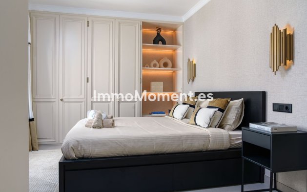 Resale - Apartment - Marbella - Puerto Banús