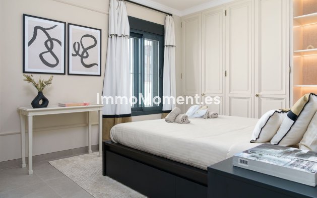Resale - Apartment - Marbella - Puerto Banús