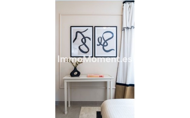Resale - Apartment - Marbella - Puerto Banús