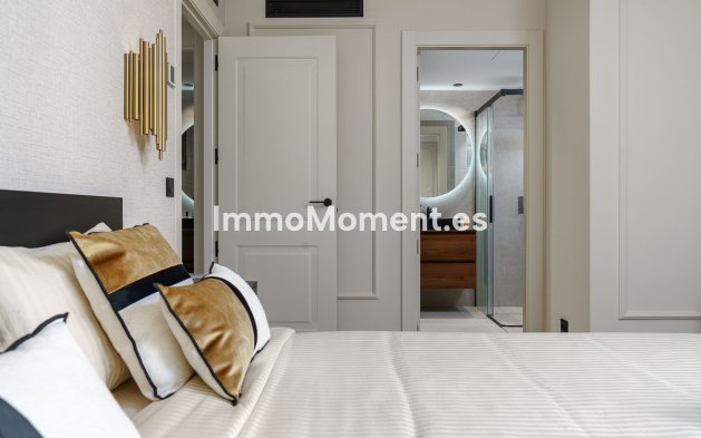 Resale - Apartment - Marbella - Puerto Banús