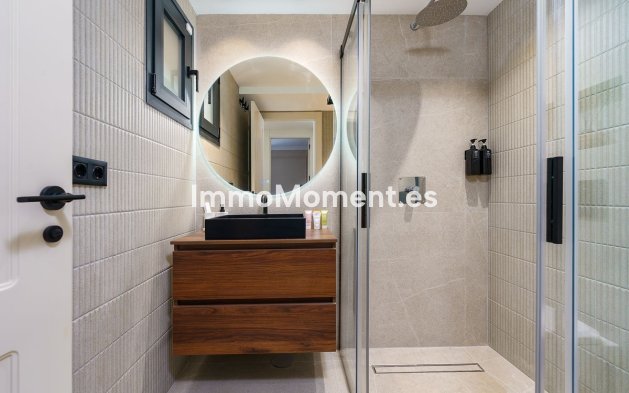 Resale - Apartment - Marbella - Puerto Banús