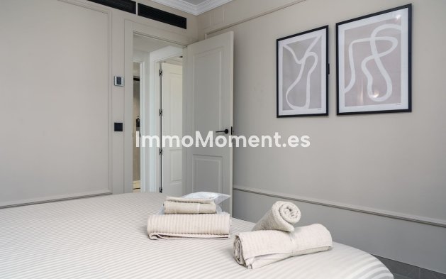 Resale - Apartment - Marbella - Puerto Banús