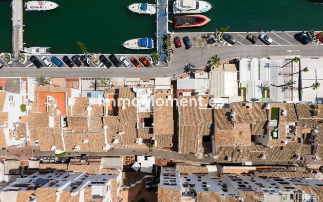 Resale - Apartment - Marbella - Puerto Banús