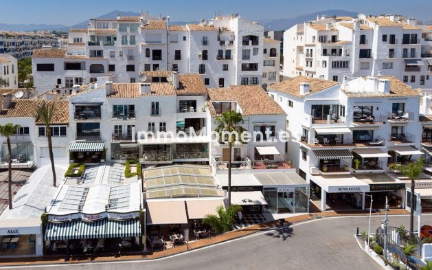 Resale - Apartment - Marbella - Puerto Banús