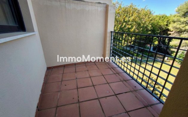 Resale - Apartment - Marbella - Puerto Banús