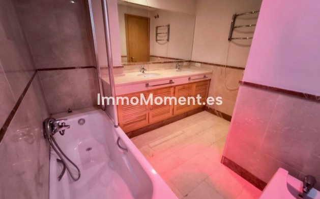 Resale - Apartment - Marbella - Puerto Banús